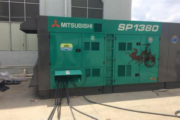 东海为什么有些柴油发电机组的输出电压可以调节？