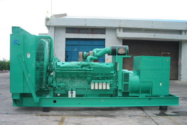 东海工厂发电机应急发电时如何更准确地检查发电机状态？