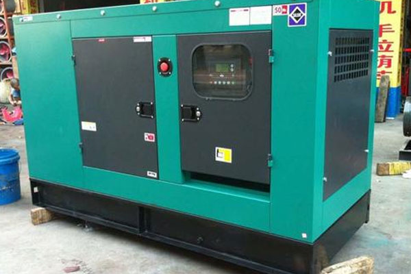 东海如何检查机油的使用时间？