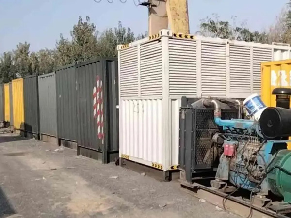 东海200KW柴油发电机机组每小时油耗是多少？