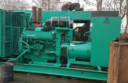 东海发电机组如何判断水冷式机油散热器内部是否需要清洗？