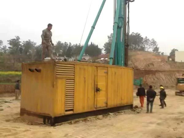 东海如何判断水冷式机油散热器密封件是否需要更换？